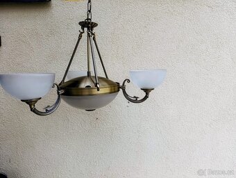 Elegantní lustr kov a matné sklo (3 ramena