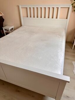 Manželská postel 160x200 cm s roštem a matrací IKEA