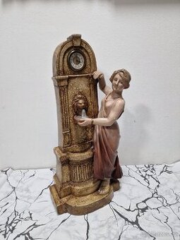 Art deco Figurální hodiny u kašny