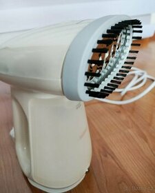 Ruční napařovač oděvů Bear