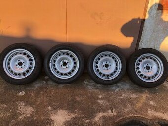 Zimní pneu kola Smart Fortwo 165/65/15