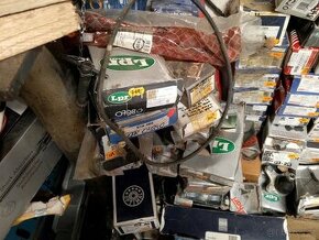 Směs náhradních dílů