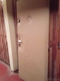 Vchodové protipožární dveře