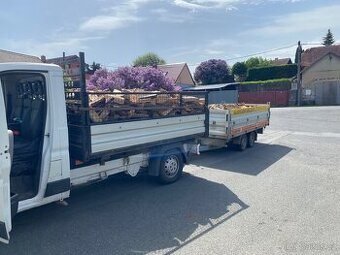 Stroje na rozvoz a výrobu paliva