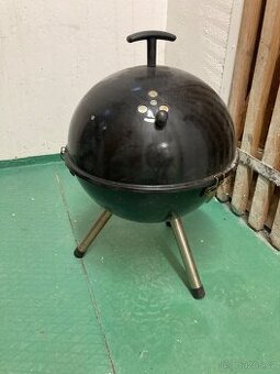 Nabizim funkčni cestovni gril.200Kč