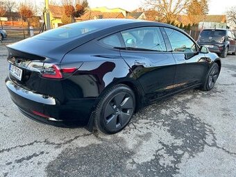 TESLA MODEL 3 110.500 km refresh matrix světla 2021