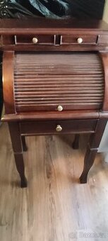 psací stolek s roletkou