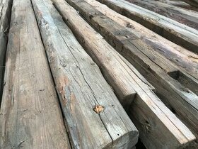 100 let staré ručně tesané borovicové trámy - 1
