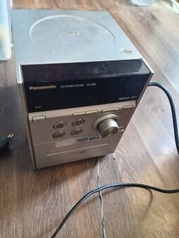Prodáme starší hifi na rádio CD a kazety plně funkční
