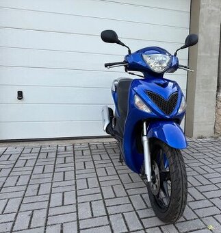 Suzuki Sixteen 125i, 2010
