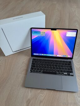 MacBook Air 13" 2024, M3, 8GB/256GB Vesmírně šedý