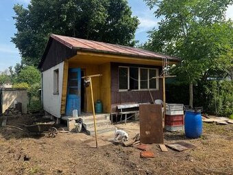 Zahrada s chatkou v Lounech, 303 m²