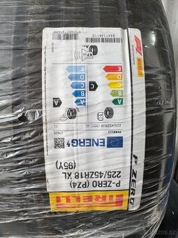 Pirelli 225/45R18 letní P Zero