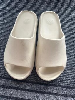 Yeezy Slides
