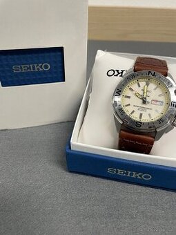 Sharp Seiko 7S36-02P0 Kompas luneta Automatické hodinky