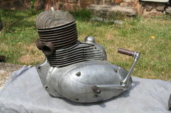 Moror Jawa Pérák 250