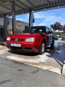 VW Golf IV 1.6 74 kw r. 1999 najeto 199.000 km
