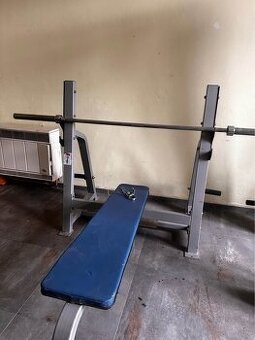 Masivní Bench Press – stabilní konstrukce, profi kvalita