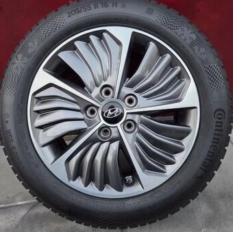 16" -ZIMNÍ OBUTÁ KOLA 5x114.3 HYUNDAI LONIG+ČIDLA