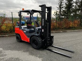 Čelní vysokozdvižný vozík TOYOTA 02-8FGJF35 |PS5296|
