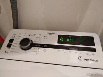Pračka Whirlpool vrchem plněná v záruce