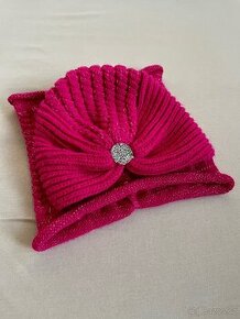 Růžový zimní dívčí set čepice a nákrčník