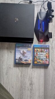 PS4 pro 1tb+GTA V .Horizon