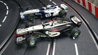 Carrera EVO 132 F1 auta cena za pár