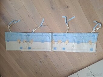 ochranný mantinel do postýlky barevný