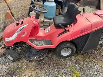 Zahradní traktůrek