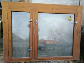 Dřevěné zdvojené okno