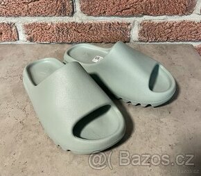 Dámské pantofle Adidas Yeezy Slide vel.38 - 1