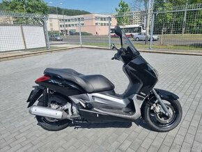 Yamaha X-Max 250