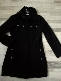 Černý, slusivy kabát, vel.S, odpovida 38, NKD