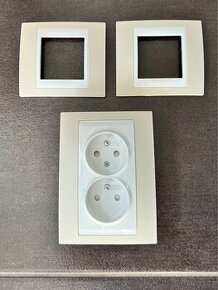 Schneider Electric rámeček + zásuvka