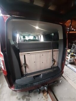 obytná vestavba Ford Tourneo Custom
