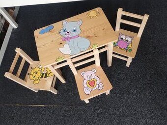 Dětský stoleček a židlička