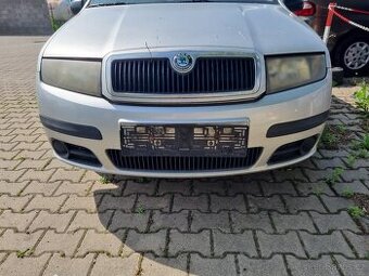 Škoda Fabia I facelift přední nárazník / kapota stříbrný