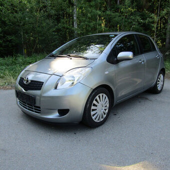 Toyota Yaris II 1,3VVT-i 64kw, AUTOMAT, Klimatizace