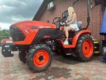 Malotraktor CRONA 2601x, S výkonem 26 HP NA SPZ
