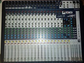 Soundcraft signature 22