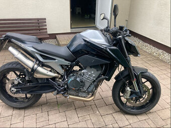 KTM Duke 790