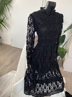 Guess dlouhe cerne saty rukavy pruhledne 38