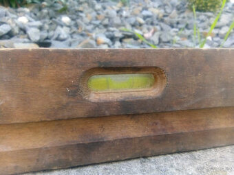 Stará dřevěná vodováha po pradědovi