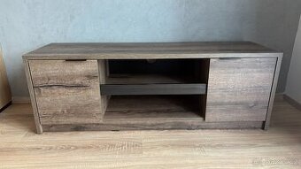TV Stolek 135 cm barva dub