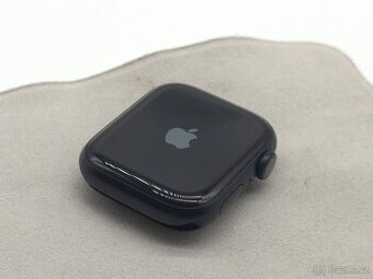Apple Watch Series 8 45mm Midnight [3 řemínky zdarma]