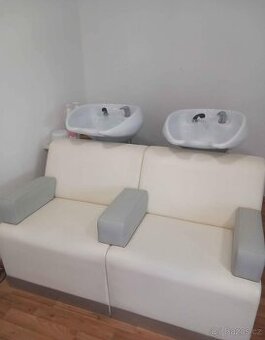 Kadeřnický mycí box