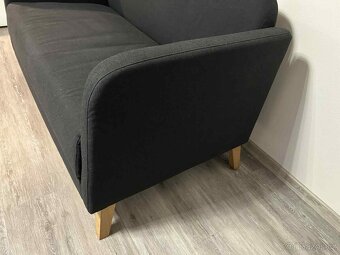 Dvoumístná pohovka