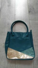 Tyrkysová kabelka