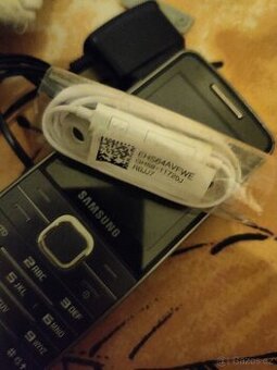 Samsung S5610 s nabíječkou
